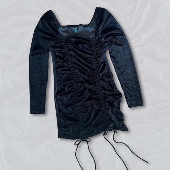 wild fable Dresses & Skirts - Wild Fable Black Dress with Ruched Detail